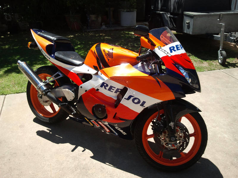 4,200 HONDA CBR250cc - Adelaide Motorcycles
