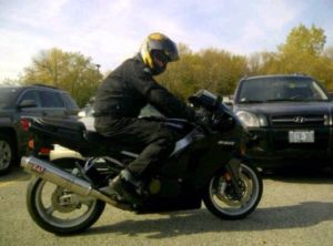 $5,300 ZZR 600 cc - Sarnia Motorcycles