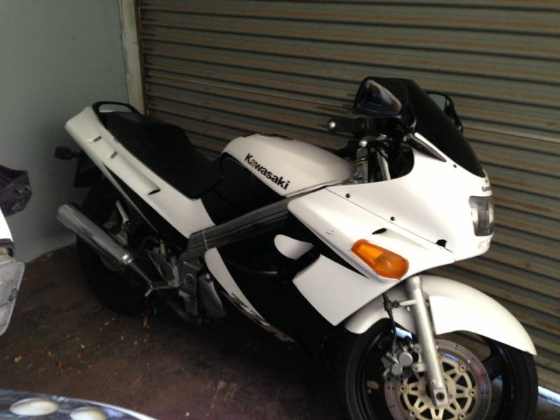 ZZR Kawasaki  - Melbourne Motorcycles