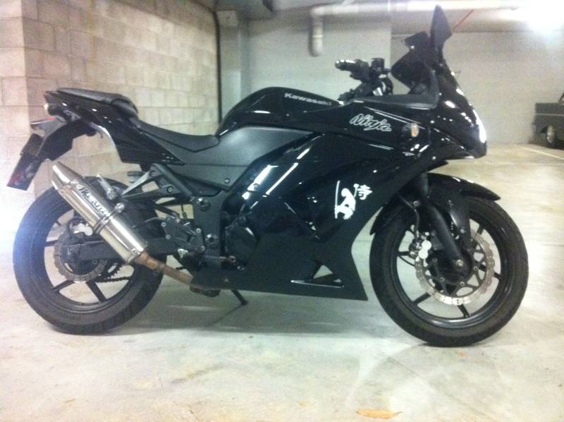 black Kawasaki ninja 250r  - Brisbane Motorcycles