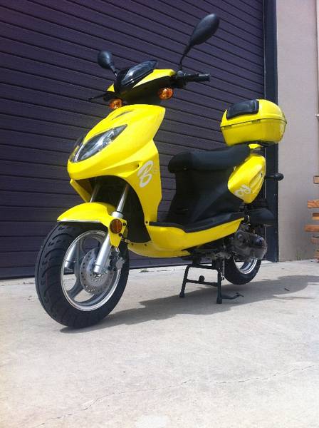 50cc scooter ONLY A CAR LICENCE NEEDED - Brisbane Motorcycles