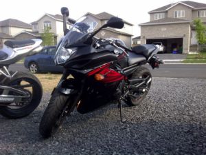 2012 Yamaha FZ6r - Kingston Motorcycles