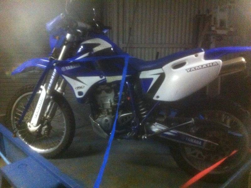 Wr 400cc road/ 1900 kms - Adelaide Motorcycles