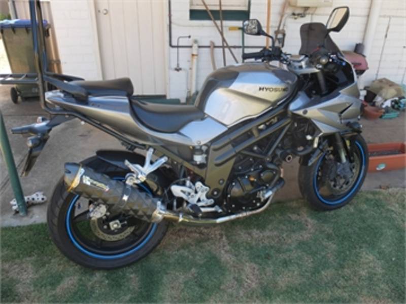 Hyosung 650S in very good condition - Adelaide Motorcycles