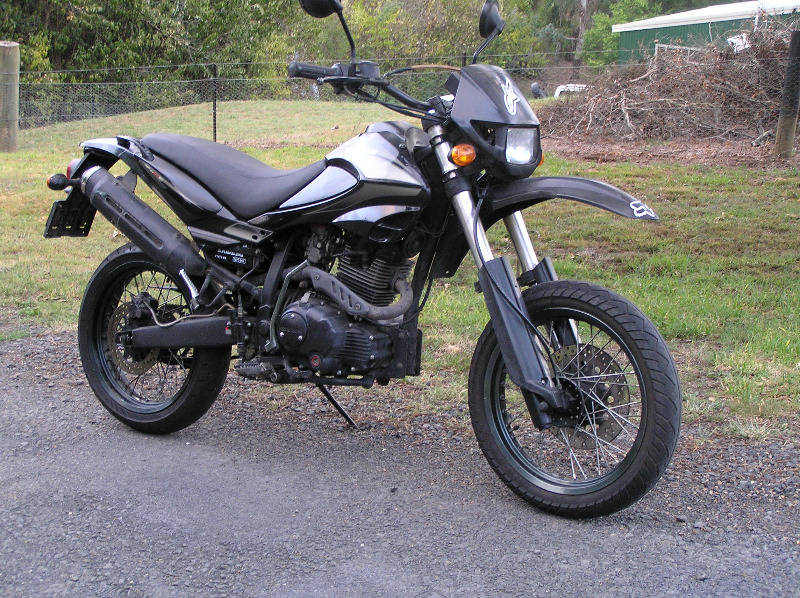 Great condition SM200 Kinlon - Sydney Motorcycles