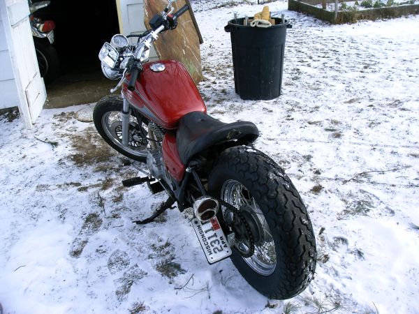 Suzuki bobber   2000  - Milwaukee Motorcycles