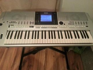 Yamaha PSR S900 Keyboard  - London Musical Instruments
