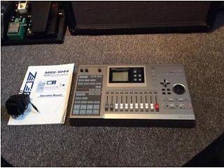 Zoom MRS 1044 multitrack digital recording studio  - London Musical Instruments