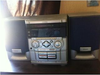 Stereo  3 cd player  - London Musical Instruments