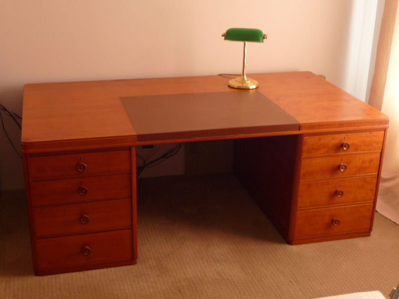 Large Antique Repro Wood/Wooden Office Desk - Brisbane Home Appliances