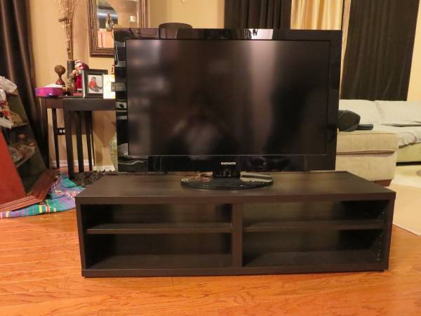 TV table / stand  - Chicago Furniture