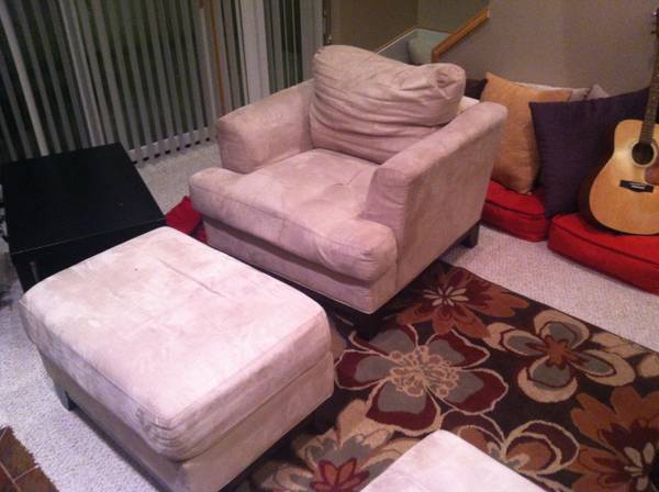 SUPER comfy cream chairs with ottomans - Chicago Furniture