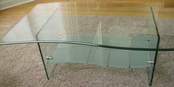 MODERN CONTEMPORARY GLASS COFFEE TABLE LIKE NEW CONDITION - Chicago Furniture