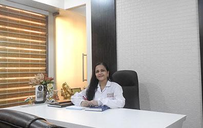 Dr. Medha Bhave | Female Plastic Surgeon in Mumbai