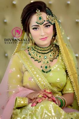 Divyanjali Makeup Studio is the top destination for all your beauty needs. With the best makeup arti - Lucknow Professional Services