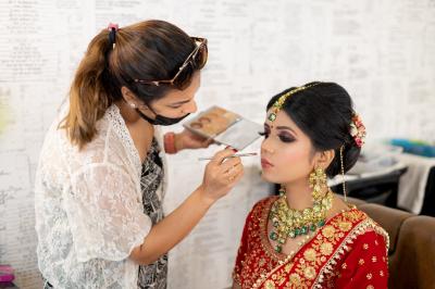 Makeup Artist in Lucknow - Lucknow Professional Services