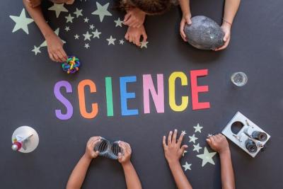 Unlock Curiosity with Engaging Science Classes for Kids- Juni Learning