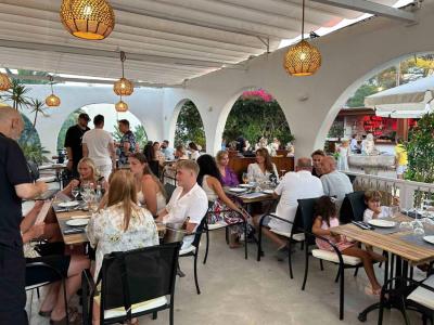 Petita Grill House: Mallorca's Premier Grilling Experience - Tarragona Hotels, Motels, Resorts, Restaurants