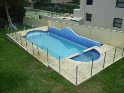 Robust Pools Safety Guaranteed With Semi Frameless Pool Fencing