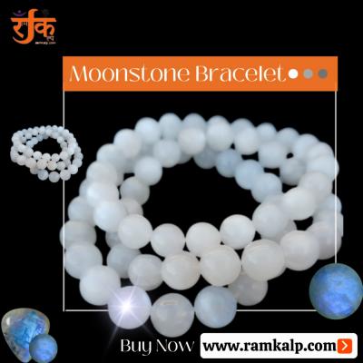 Glowing elegance | Buy Moonstone Bracelet Online - Gurgaon Jewellery