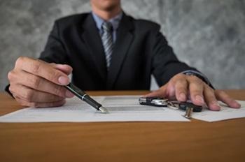 Driving Defence: The Benefits Of Hiring A Lawyer Who Specialses In Traffic Law