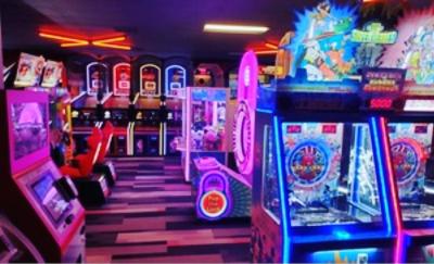 Bar Top Arcade Games: Retro Gaming Resurgence - New York Other
