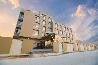 Luxury Retreat with a Fort View at Kukda Resort - Jaipur Hotels, Motels, Resorts, Restaurants
