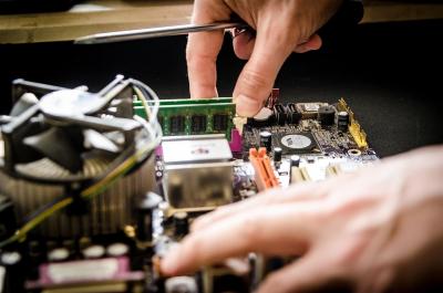 Laptop Repair At Home Noida | Laptop Repair Near Me - SD Tech Solution - Delhi Other