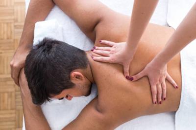 Unwind Together with Our Luxurious Couple Relaxing Massage!