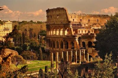Find customized Colosseum Private Tours for families with kids and large and small groups