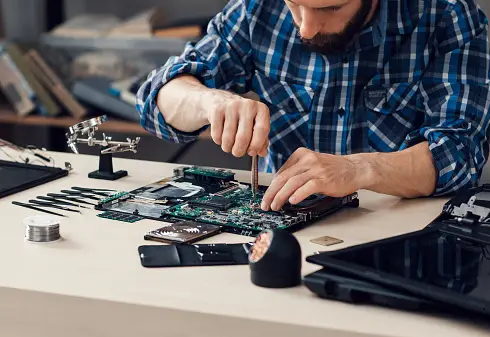Expert Laptop Repair Service Near You || 045864033 - Dubai Computer