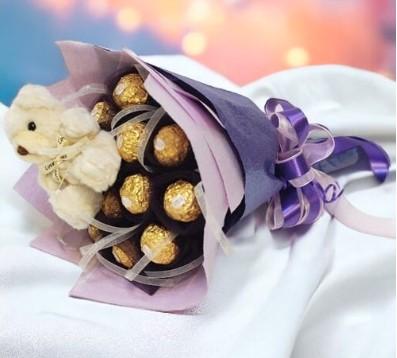 Buy Chocolate Bouquet Online With Extra 10% Discount - Oyegifts