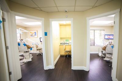 Best Implant Dentist located Los Angles 