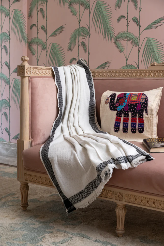 Buy a Comfy Wool/Cotton woven throw blanket at Omvai