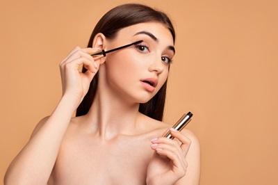 Define Your Beauty: Expert Eyeliner Services - Other Other