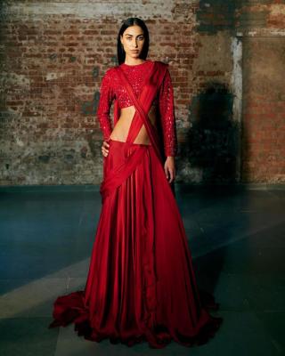 Redefine Your Ethnic Style with Asaga's designer Pre draped saree