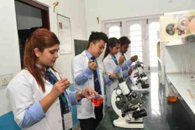 Become a Medical Laboratory Technician in Agra