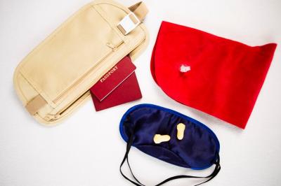 Stylish Messenger Bags for Women & Men | Customised Clothing