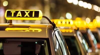 Hire On-Time Taxi Service for Carrum Downs to Airport - Melbourne Other