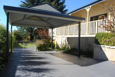 Cover Your Outdoor Area Completely With Top-Quality Awnings