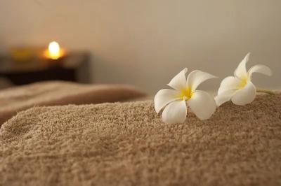 Deep tissue hot oil therapeutic massage - Birmingham Health, Personal Trainer
