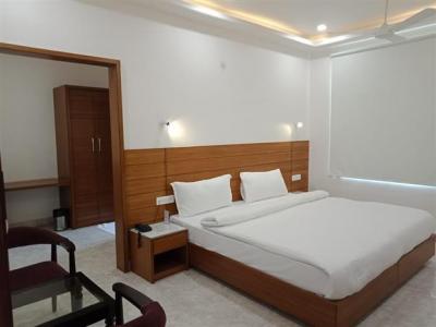 Stay at Salasar Balaji: Jesraj Hotel
