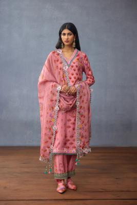 Elegant Designer Kurta Sets for Women - Shop Now - Delhi Clothing