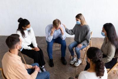 Join Our Supportive Social Anxiety Group Therapy in Leeds - Cardiff Health, Personal Trainer