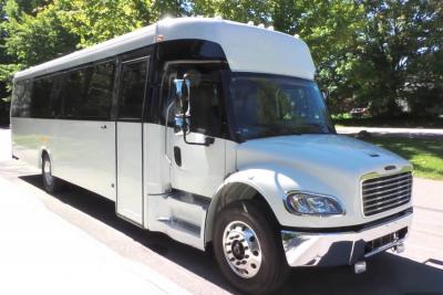 Experience Comfort and Ease with Charter Bus Rental in Toronto - Toronto Other