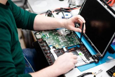 Laptop Repair Service in Hyderabad we are multi-brand laptops and mobiles service provider    - Hyderabad Computer
