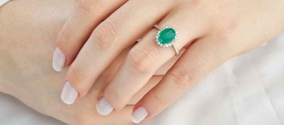 Benefits of Russian Emerald Gemstone - Jaipur Jewellery