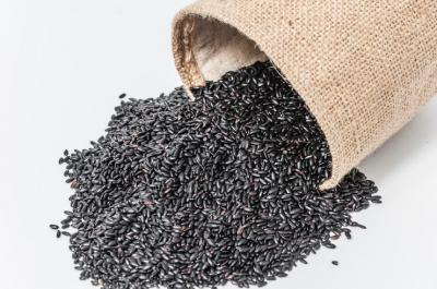 Exploring the Benefits of Black Sesame Seeds for Hair and Skin