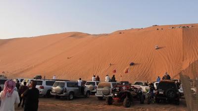 Conquer The Majestic Moreeb Dunes In UAE - Dubai Hotels, Motels, Resorts, Restaurants