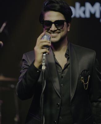 Hire Live Singers and Live Bands from BookMySinger.com - Mumbai Artists, Musicians